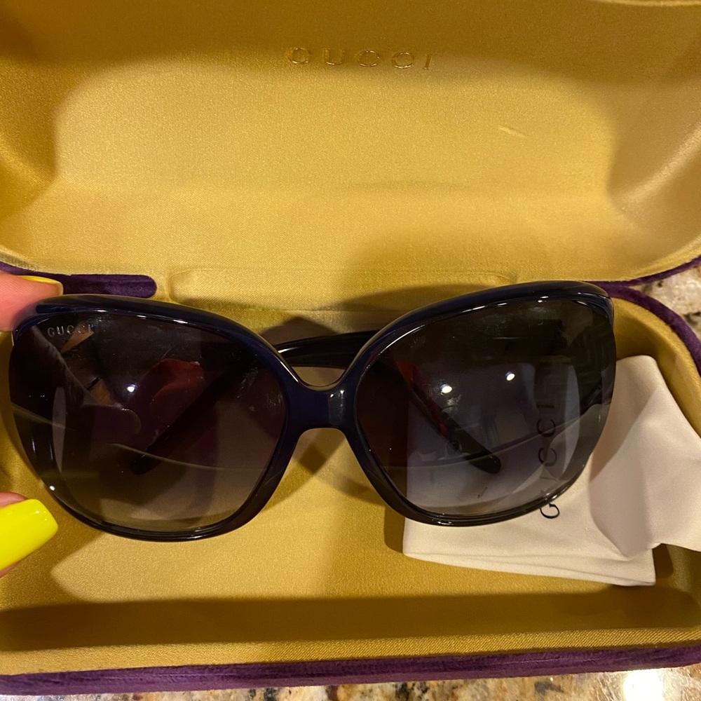 Authentic Gucci shades - Picture 1 of 3